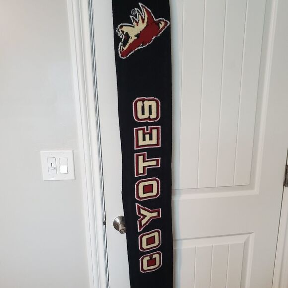 Arizona Coyotes Scarf   - Picture 1 of 4
